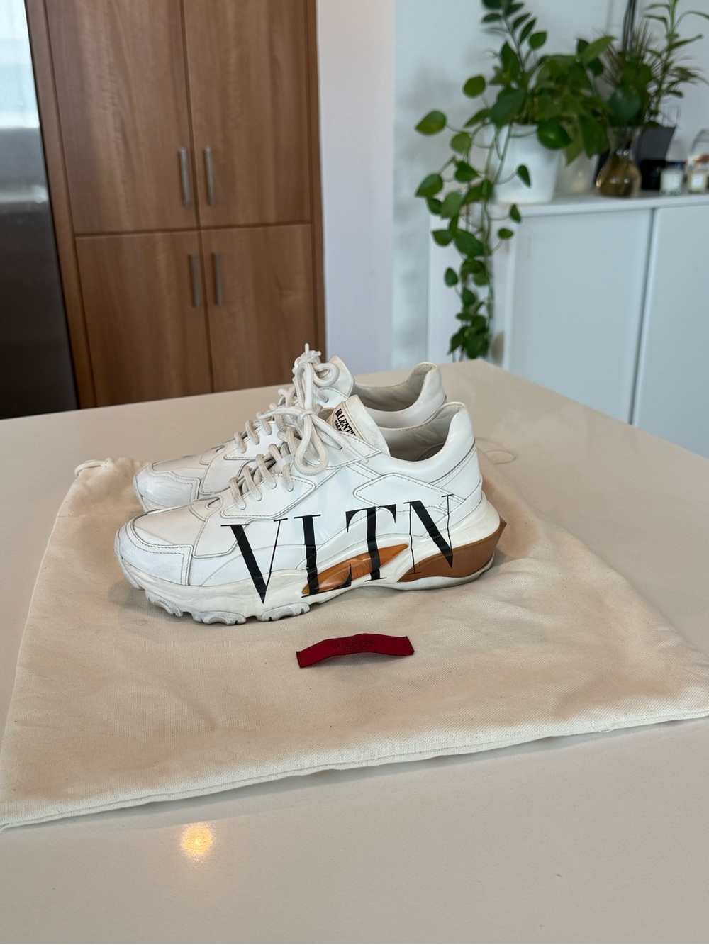 Valentino Garavani White Leather women’s Sneakers